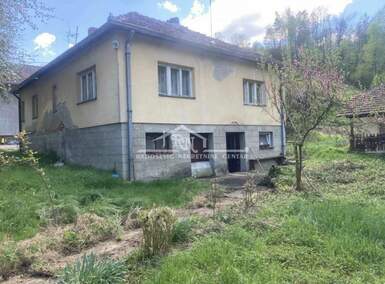 Kuća, Lučani - centar | Prodaja · 95m² · 25.000€
