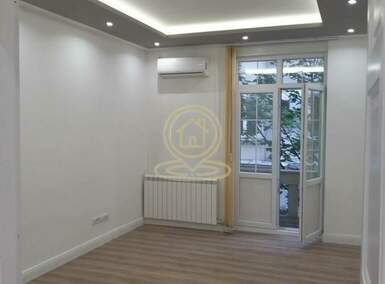 Poslovni prostor / Lokal, Beograd - Hram Sv. Save | Izdavanje · 130m² · 2.000€