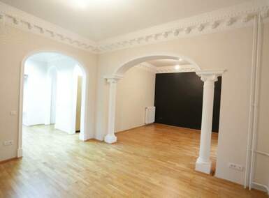 Poslovni prostor / Lokal, Beograd - Bulevar Oslobođenja | Izdavanje · 360m² · 4.600€