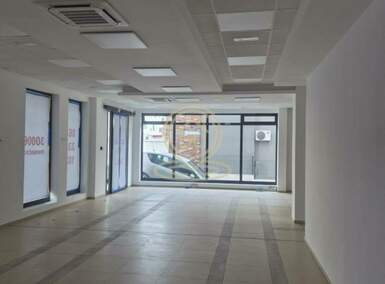Poslovni prostor / Lokal, Kragujevac | Izdavanje · 245m² · 2.700€