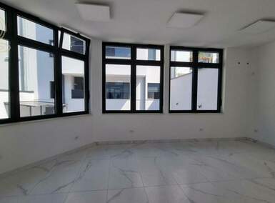 Poslovni prostor / Lokal, Novi Sad | Izdavanje · 147m² · 2.300€