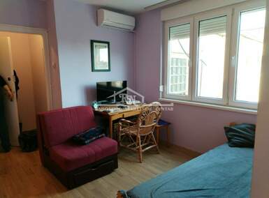 Garsonjera, Beograd - Pravni fakultet | Izdavanje · 23m² · 350€
