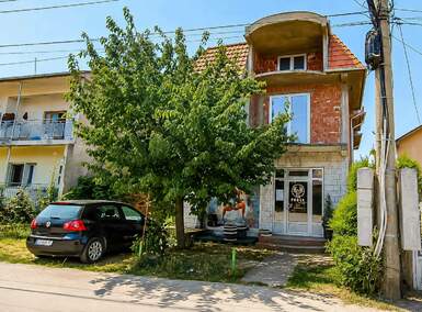 Kuća, Leskovac - Dubočica | Prodaja · 415m² · 189.000€