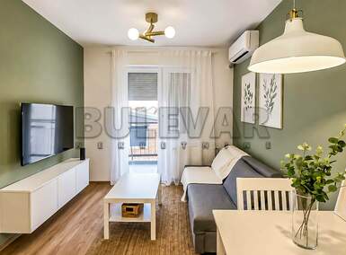 Jednoiposoban stan, Niš - Pravni fakultet | Izdavanje · 33m² · 400€