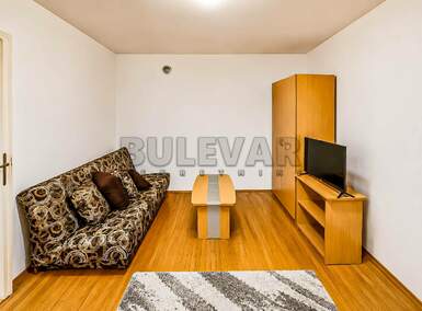 Garsonjera, Niš - Pravni fakultet | Izdavanje · 30m² · 250€