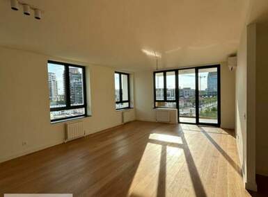 Poslovni prostor / Lokal, Beograd - Centar (Savski venac) | Izdavanje · 99m² · 2.500€