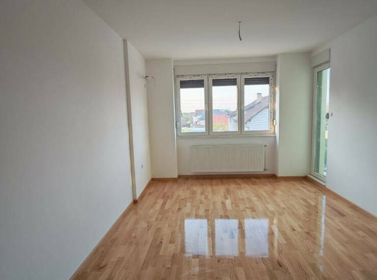 Stan Novi Sad, Adice – fotografija 4