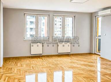 Trosoban stan, Niš - Bulevar Nemanjića | Izdavanje · 88m² · 400€