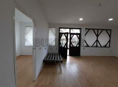 Poslovni prostor / Lokal, Niš - Pantelej(Niš) | Izdavanje · 100m² · 600€
