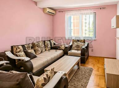 Jednoiposoban stan, Niš - Pravni fakultet | Izdavanje · 46m² · 340€