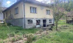 Kuća, Lučani - centar | Prodaja · 95m² · 25.000€