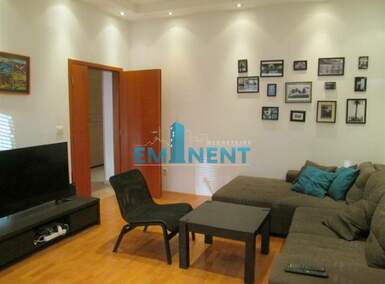 Dvosoban stan, Beograd - Pravni Fakultet | Izdavanje · 83m² · 900€