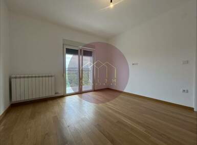 Trosoban stan, Beograd - Kaluđerica | Prodaja · 82m² · 140.300€