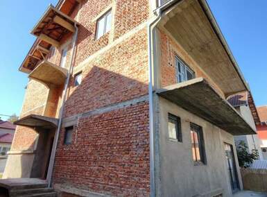 Kuća, Jagodina | Prodaja · 450m² · 160.000€