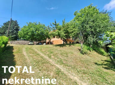 Kuća, Vrdnik - Centar | Prodaja · 178m² · 250.000€