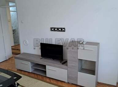 Trosoban stan, Niš - Centar | Izdavanje · 68m² · 400€