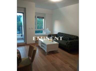 Trosoban stan, Beograd - Tošin Bunar | Izdavanje · 70m² · 1.400€