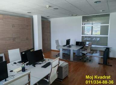 Poslovni prostor / Lokal, Beograd - Bežanijska Kosa | Izdavanje · 330m² · 4.950€