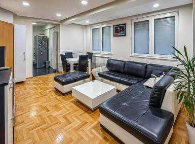 Trosoban stan, Niš - Filozofski fakultet | Prodaja · 73m² · 156.000€