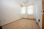 Poslovni prostor / Lokal, Beograd - Zemun Polje | Izdavanje · 150m² · 1.500€