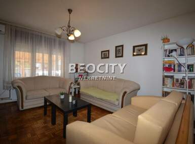 Kuća, Beograd - Kaluđerica | Prodaja · 255m² · 210.000€