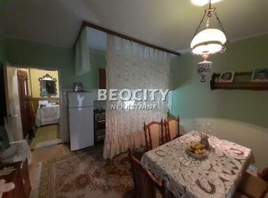 Kuća, Novi Sad - Salajka | Prodaja · 200m² · 450.000€