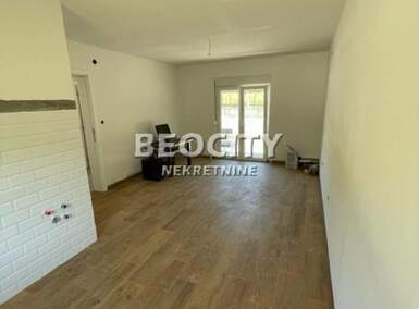 Poslovni prostor / Lokal, Beograd - Vrčin | Izdavanje · 56m² · 1.200€