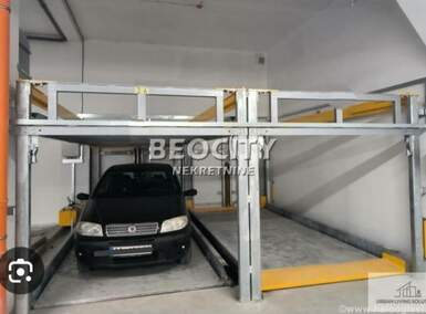 Poslovni prostor / Lokal, Beograd - Zemun (gornji Grad) | Prodaja · 13m² · 17.000€