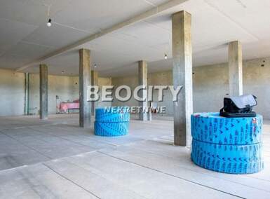 Poslovni prostor / Lokal, Beograd - Batajnica | Izdavanje · 500m² · 1€