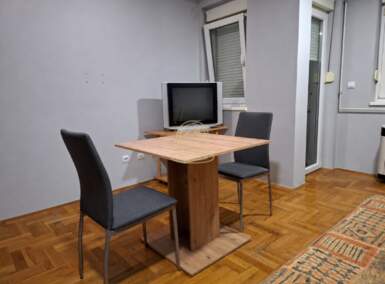 Garsonjera, Kragujevac | Izdavanje · 28m² · 300€