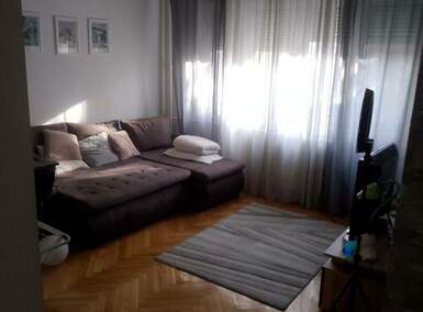 Trosoban stan, Južni Bulevar · 77m² · 900€ | SveNekretnine