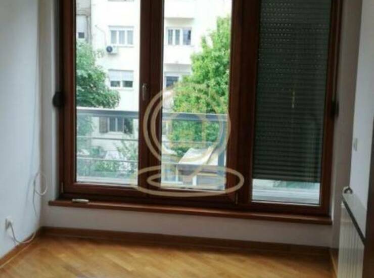 Stan Beograd, Krunski venac – fotografija 3