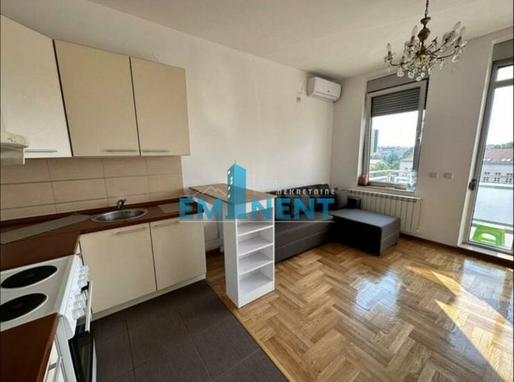 Stan Beograd, Crveni Krst – fotografija 1