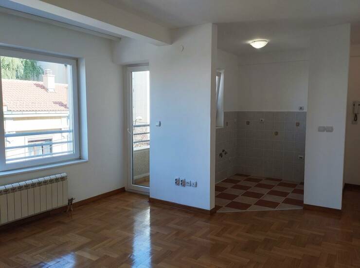 Stan Beograd, Crveni Krst – fotografija 4