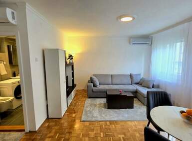 Jednoiposoban stan, Klinički Centar · 46m² · 850€ | SveNekretnine