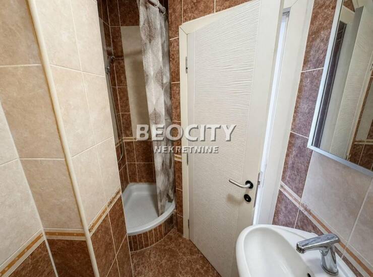 Stan Novi Sad, Bulevar Oslobođenja – fotografija 9