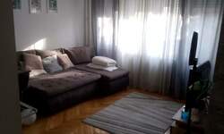 Trosoban stan, Južni Bulevar · 77m² · 900€ | SveNekretnine