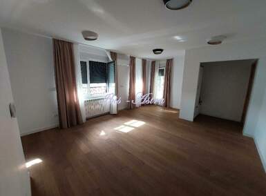 Trosoban stan, Hram Svetog Save · 73m² · 900€ | SveNekretnine