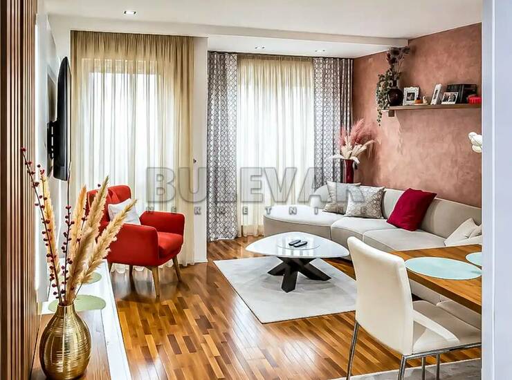 Stan Niš, Crveni pevac – fotografija 3