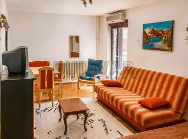 Garsonjera, Centar · 35m² · 250€ | SveNekretnine