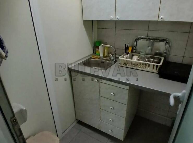 Poslovni prostor / Lokal Niš, Pravni fakultet – fotografija 6