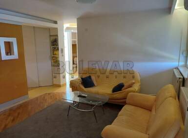 Dvoiposoban stan, Pravni fakultet · 61m² · 450€ | SveNekretnine