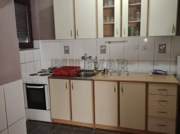 Stan Niš, Crveni pevac – fotografija 3