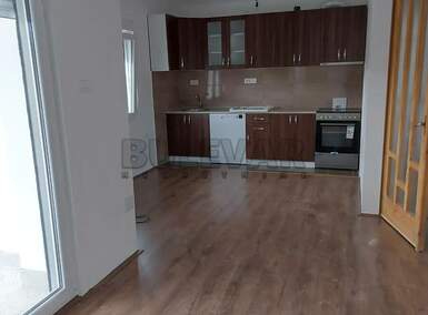 Troiposoban stan, Brzi brod · 117m² · 550€ | SveNekretnine