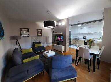 Jednoiposoban stan, Centar · 60m² · 600€ | SveNekretnine