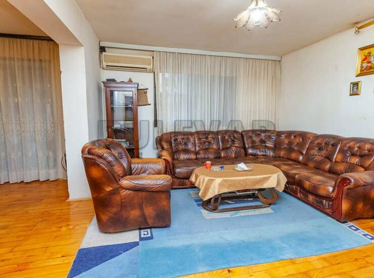 Kuća Niš, Ledena stena – fotografija 1