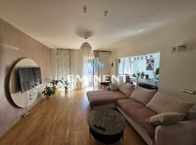 Dvosoban stan, Gornji Grad · 70m² · 900€ | SveNekretnine