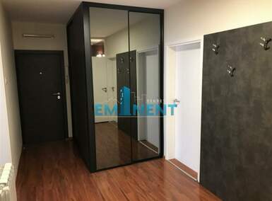 Poslovni prostor / Lokal, Blok 28 · 82m² · 880€ | SveNekretnine