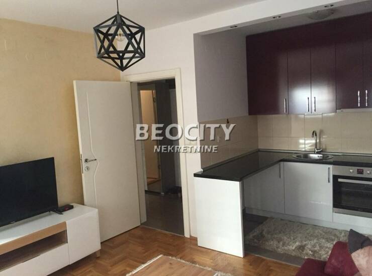 Stan Novi Sad, Bulevar Oslobođenja – fotografija 3