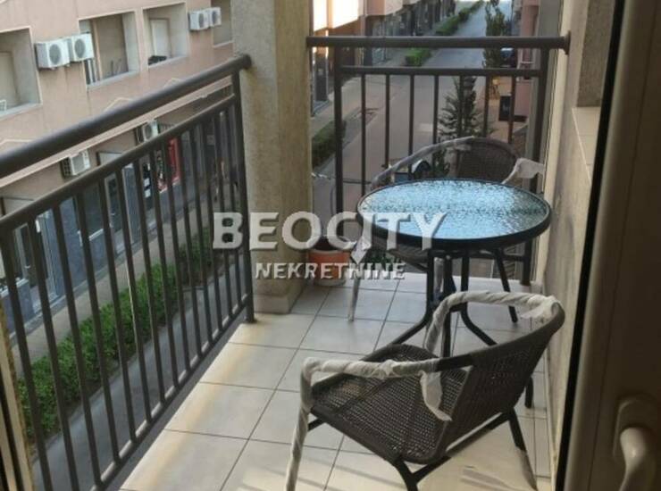 Stan Novi Sad, Bulevar Oslobođenja – fotografija 9
